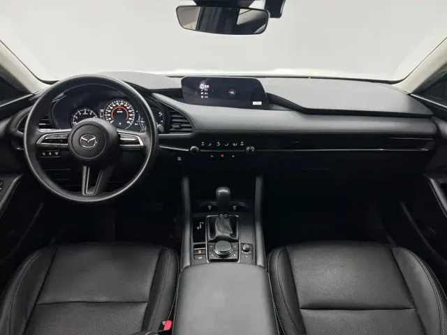 Mazda Axela — Фото автомобиля 12