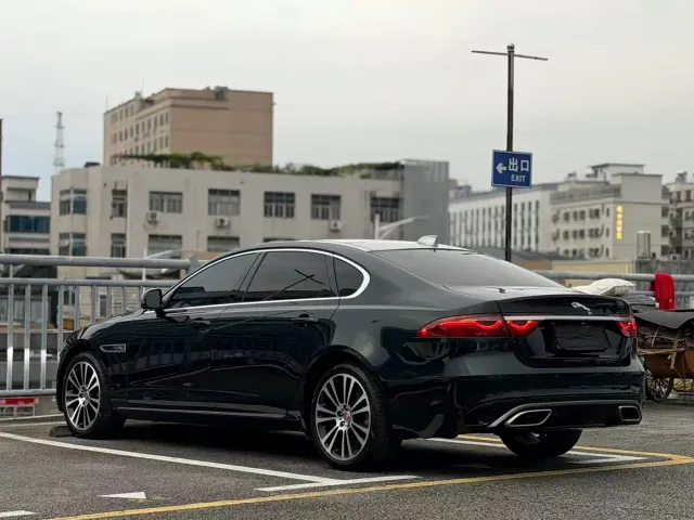 Jaguar XFL — Фото автомобиля 9