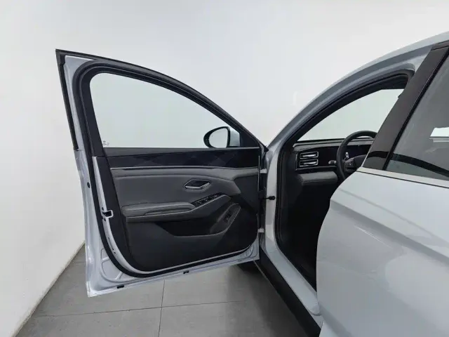 BYD Qin L — Фото автомобиля 8