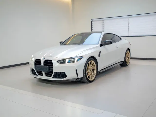 Фотография автомобиля — BMW M4