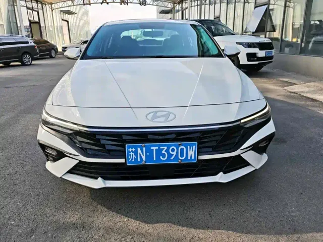 Hyundai Elantra — Фото автомобиля 2