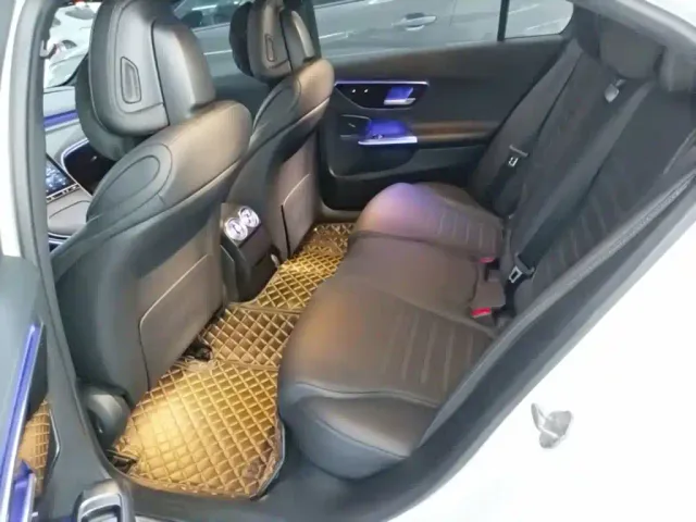 Mercedes-Benz C-Class — Фото автомобиля 16