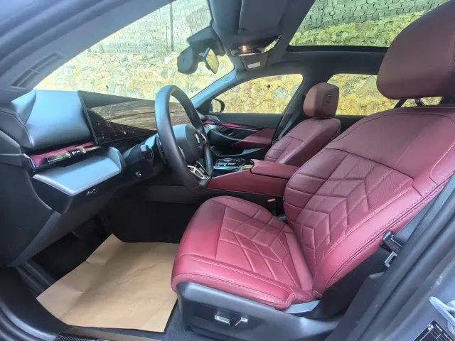 BMW 5 Series — Фото автомобиля 4