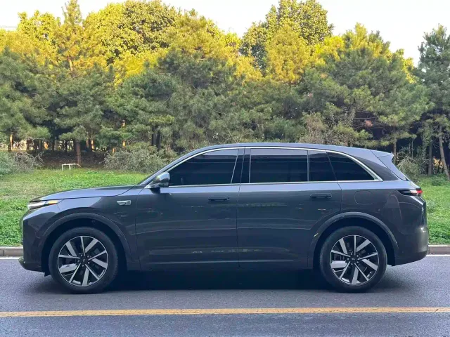 Li Auto L7 — Фото автомобиля 2