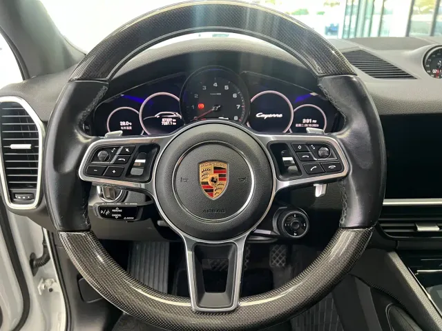 Porsche Cayenne — Фото автомобиля 14