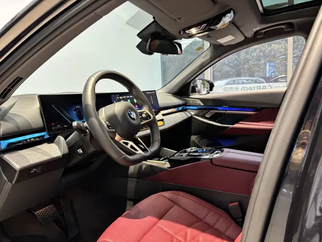 BMW 5 Series — Фото автомобиля 13