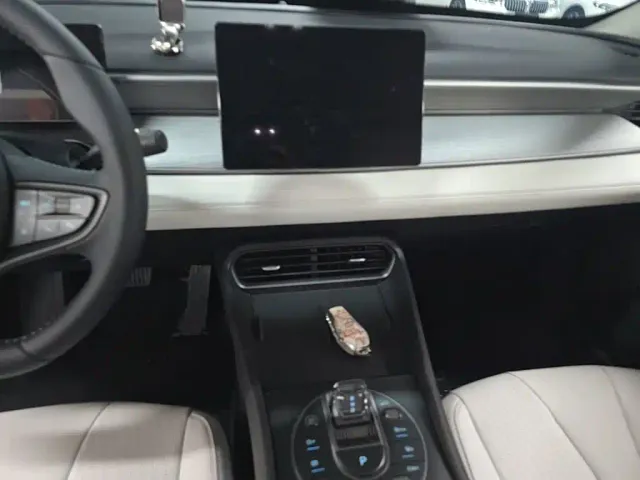 BYD Seal 05 DM-i — Фото автомобиля 8