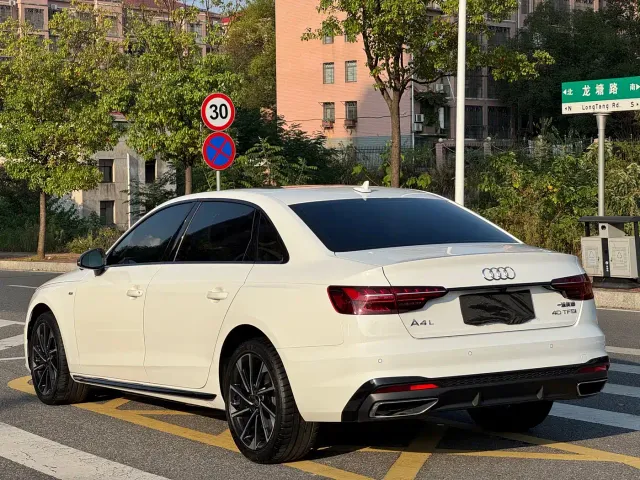 Audi A4L — Фото автомобиля 8