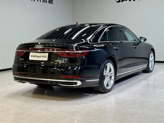 Audi A8 — Фото автомобиля 4