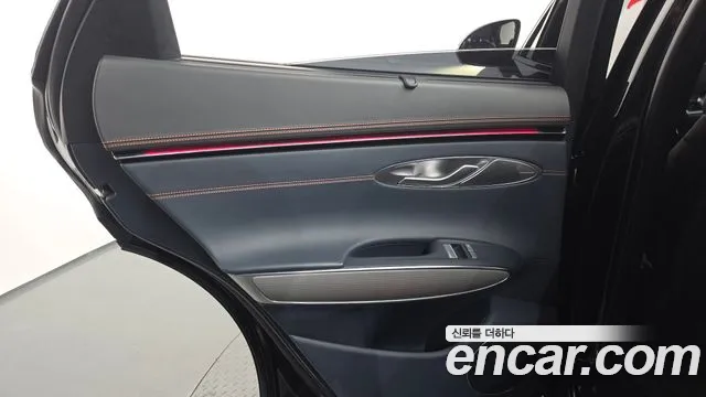 Genesis GV70 — Фото автомобиля 14