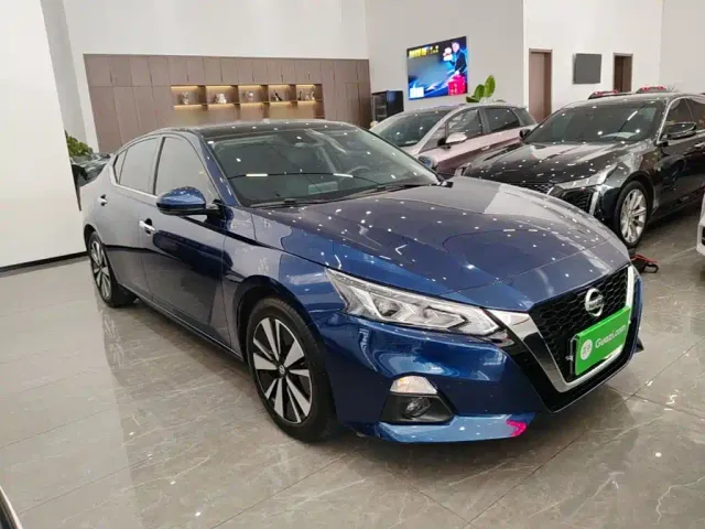 Nissan Teana — Фото автомобиля 3