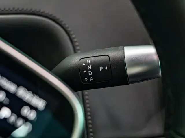 Li Auto L8 — Фото автомобиля 21