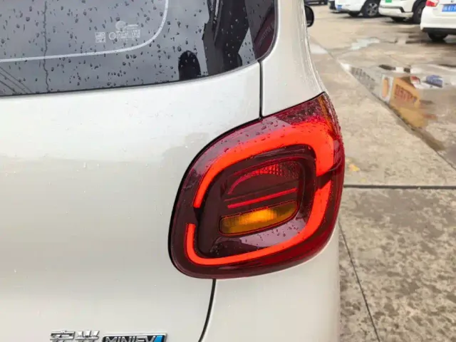 Wuling Hongguang Mini EV — Фото автомобиля 7