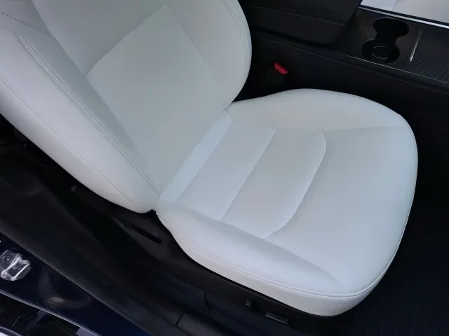 Tesla Model Y — Фото автомобиля 10