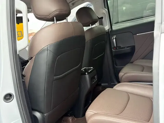 Wuling Motors Xingguang 730 New Energy 2025 Model Plug-in Hybrid Base Version — Фото автомобиля 15