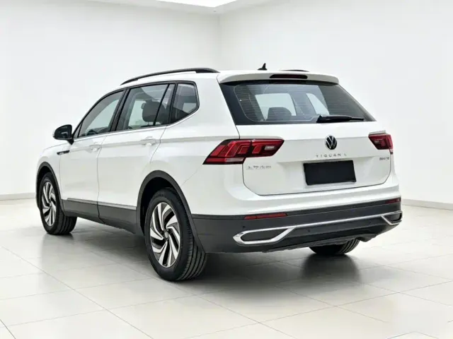 Volkswagen Tiguan L — Фото автомобиля 11