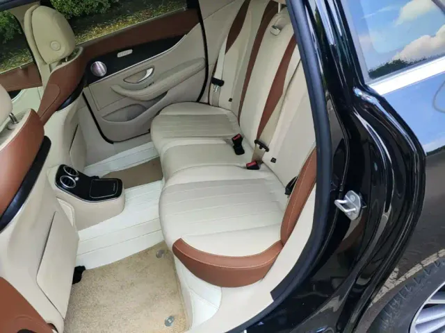 Mercedes-Benz E-Class — Фото автомобиля 16
