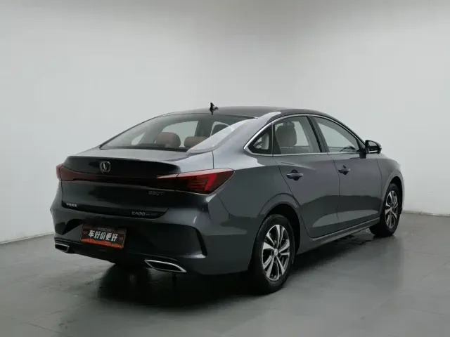 Changan Eado — Фото автомобиля 2