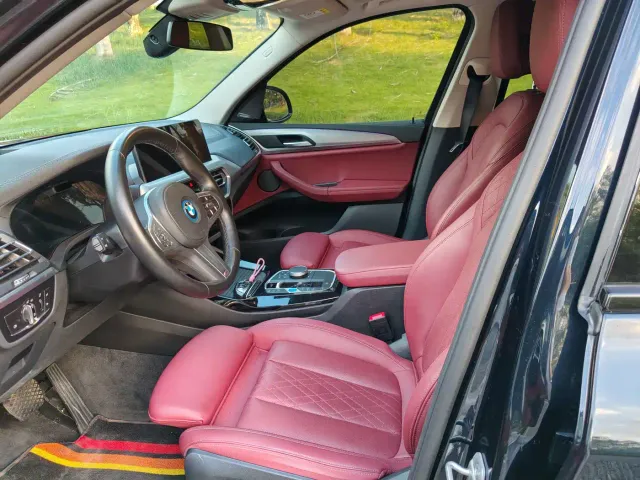 BMW iX3 — Фото автомобиля 9