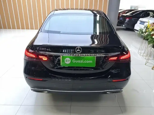 Mercedes-Benz E-Class — Фото автомобиля 5