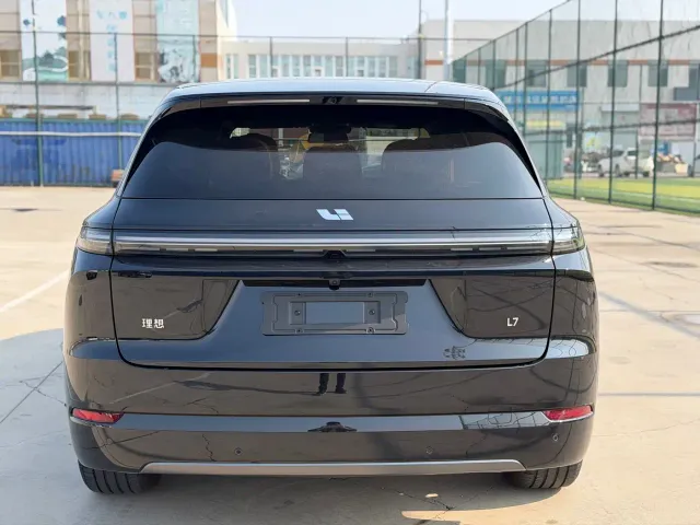 Li Auto L7 — Фото автомобиля 5