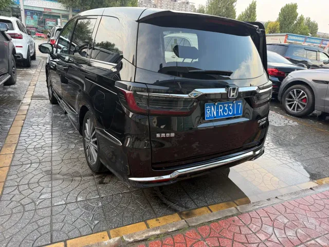 Honda Elysion — Фото автомобиля 6