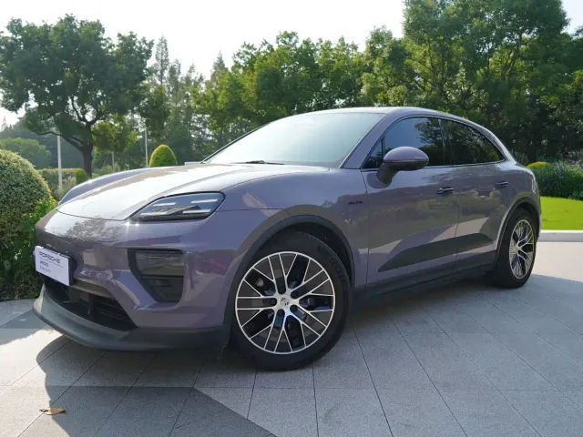 Фотография автомобиля — Porsche Macan EV