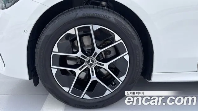 Mercedes-Benz E-Class — Фото автомобиля 5
