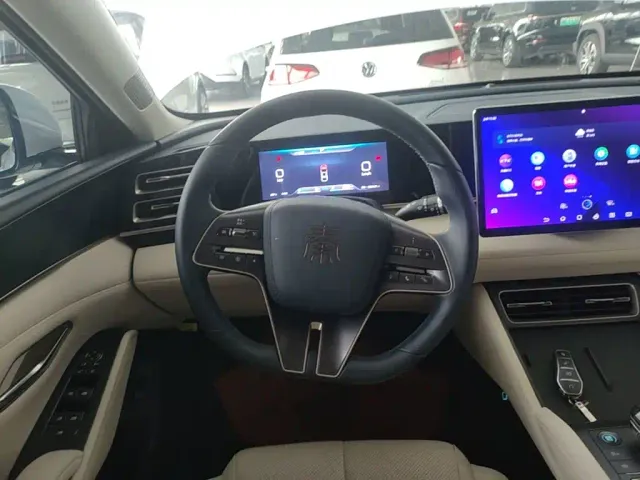BYD Qin L — Фото автомобиля 10