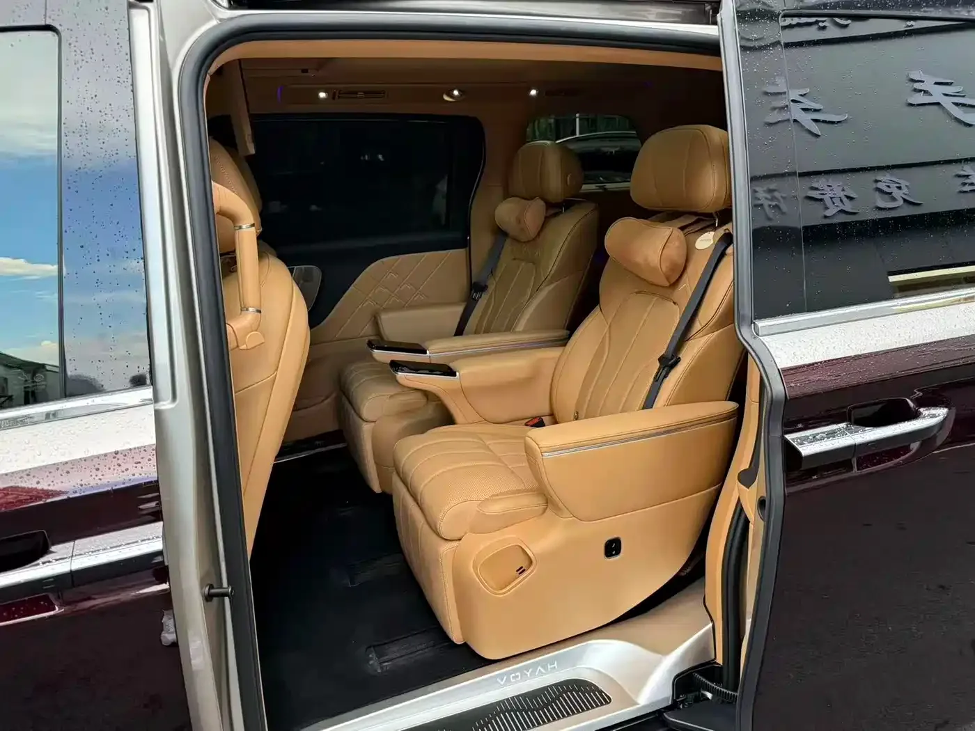 Voyah Auto Voyah Dreamer 2025 Model PHEV Basic Version — Фото автомобиля 6