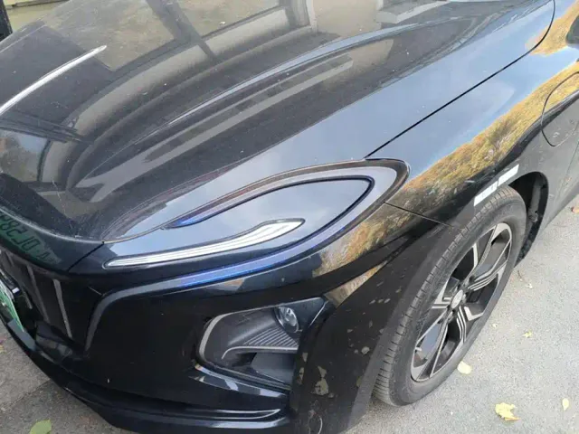Hongqi E-QM5 — Фото автомобиля 5