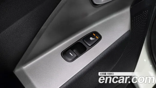 Kia Niro — Фото автомобиля 23