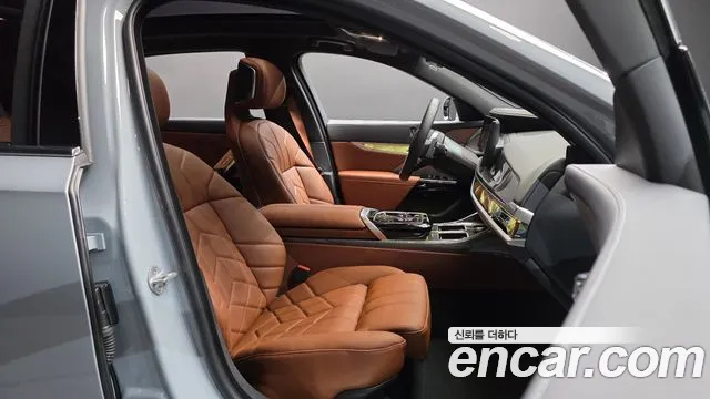 BMW 7 Series G70 — Фото автомобиля 26