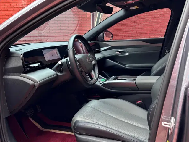 BYD Qin L — Фото автомобиля 9