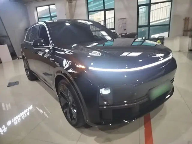 Li Auto L7 — Фото автомобиля 3