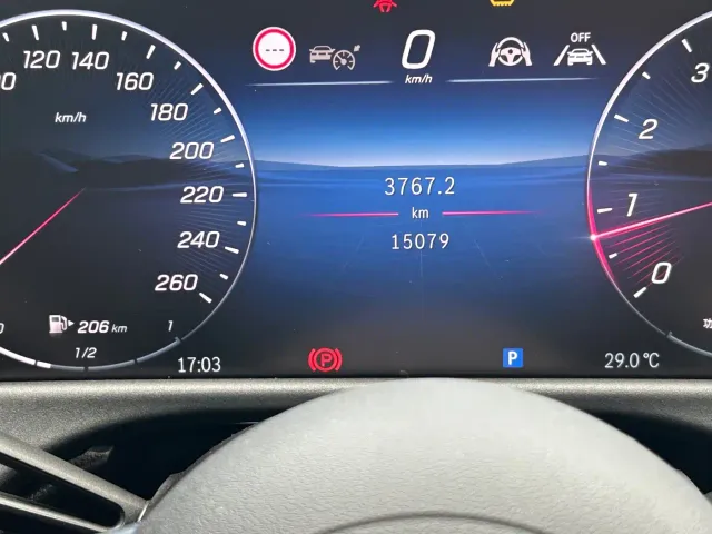 Mercedes-Benz E-Class — Фото автомобиля 17