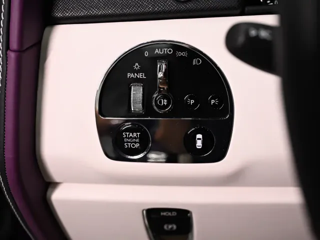 Rolls-Royce Cullinan — Фото автомобиля 13