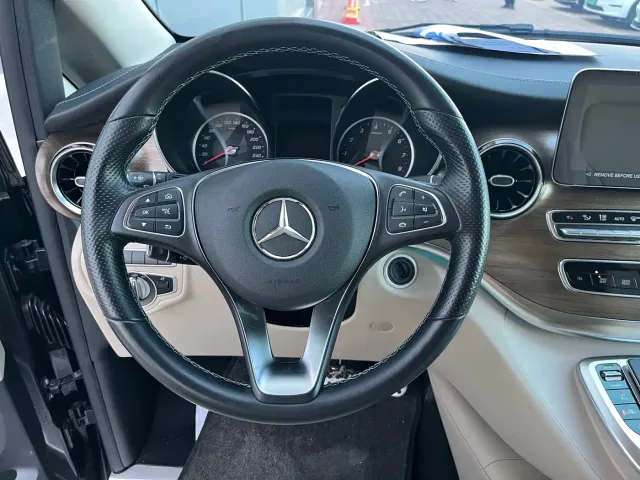 Mercedes-Benz V-Class — Фото автомобиля 21