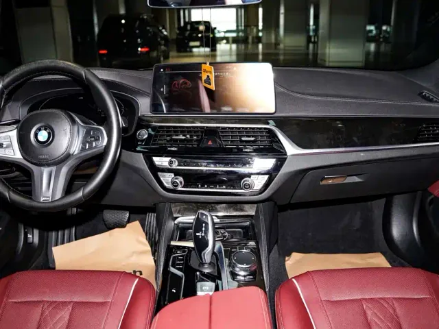 BMW 5 Series — Фото автомобиля 14