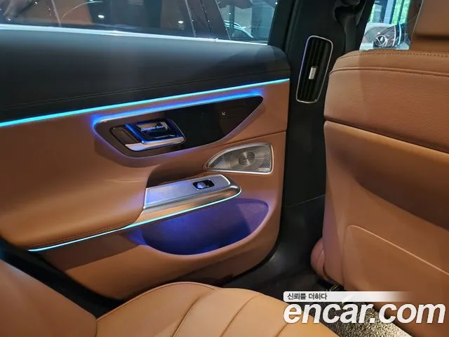 Mercedes-Benz E-Class — Фото автомобиля 18