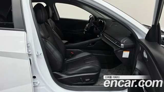 Hyundai Avante CN7 — Фото автомобиля 16