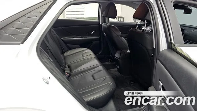 Hyundai AVANTE Новый Avante (CN7) — Фото автомобиля 11