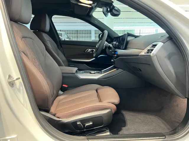 BMW 3 Series — Фото автомобиля 17