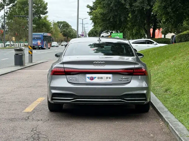 Audi A7L — Фото автомобиля 5