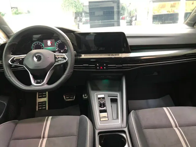 Volkswagen Golf 2023 Facelift 280TSI DSG R-Line Lite — Фото автомобиля 12