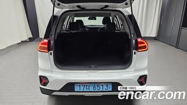Kia Niro — Фото автомобиля 17