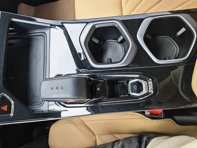 Geely Boyue L — Фото автомобиля 20
