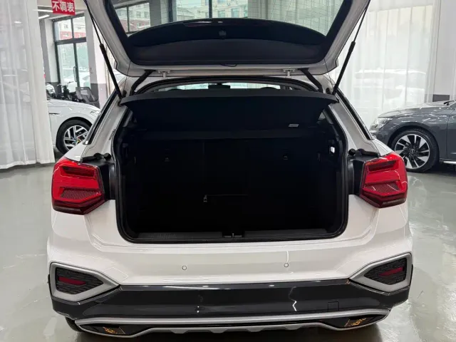 Audi Q2L — Фото автомобиля 7