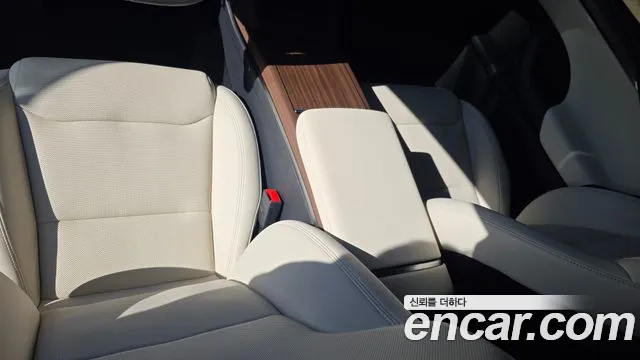 Tesla Model X — Фото автомобиля 9