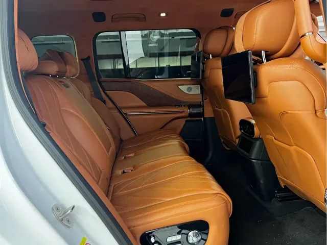 BYD U8 — Фото автомобиля 5